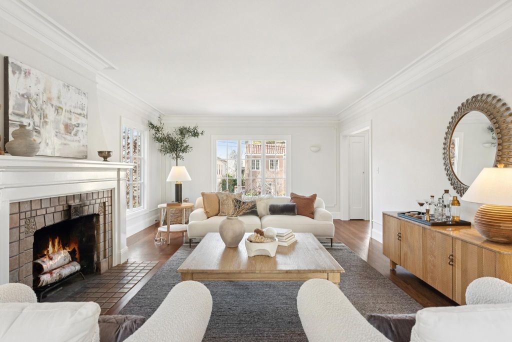 Image 10 of property listing at 136 Waldo Ave, Piedmont, CA 94611