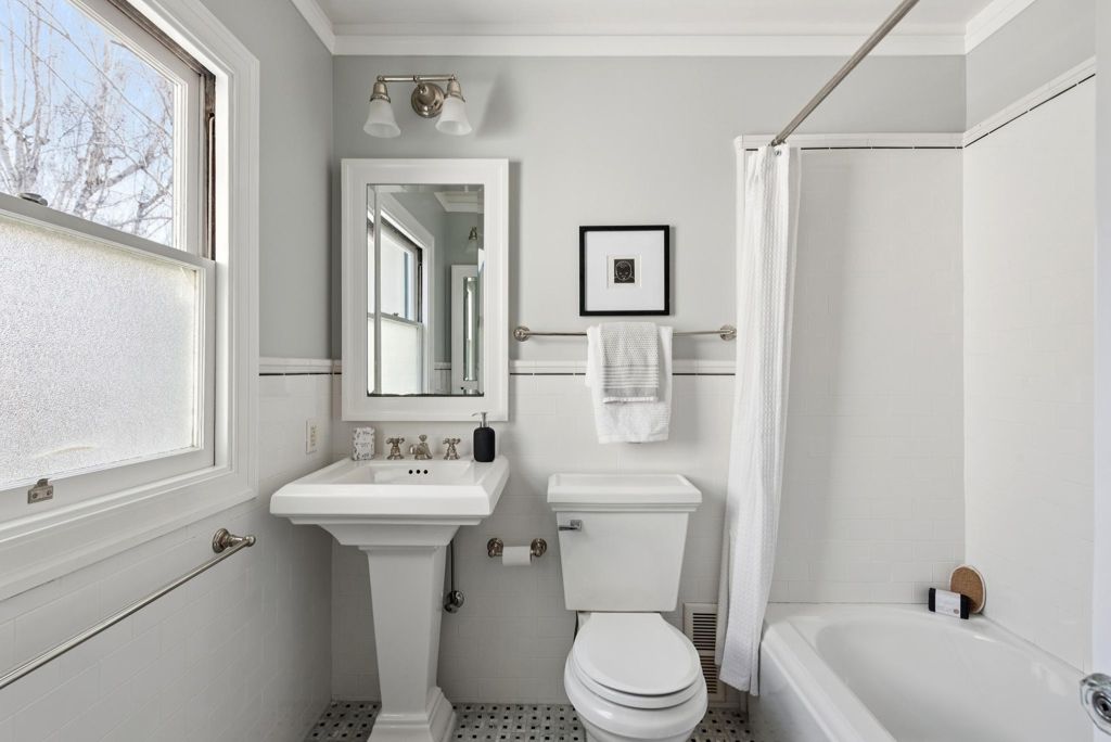 Image 42 of property listing at 136 Waldo Ave, Piedmont, CA 94611