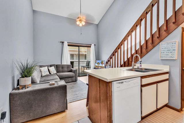 1509 N Waccamaw Dr Unit 324, Murrells Inlet, SC 29576