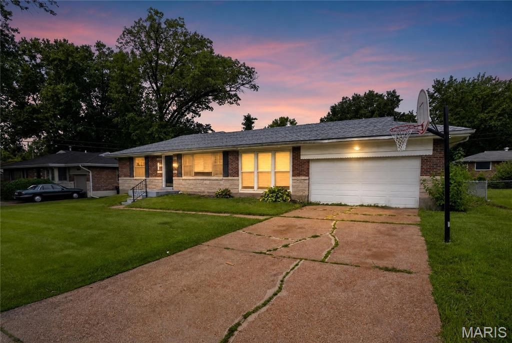 9625 Colony Drive, St Louis, MO 63137