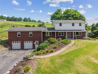 359 Meadow Spring Rd, Unity Twp, PA 15650