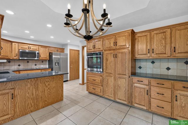 2321 N 144 Avenue, Omaha, NE 68116
