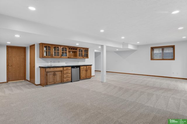2321 N 144 Avenue, Omaha, NE 68116