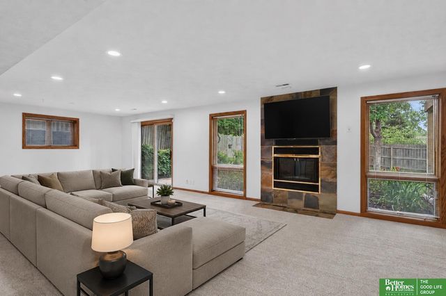 2321 N 144 Avenue, Omaha, NE 68116