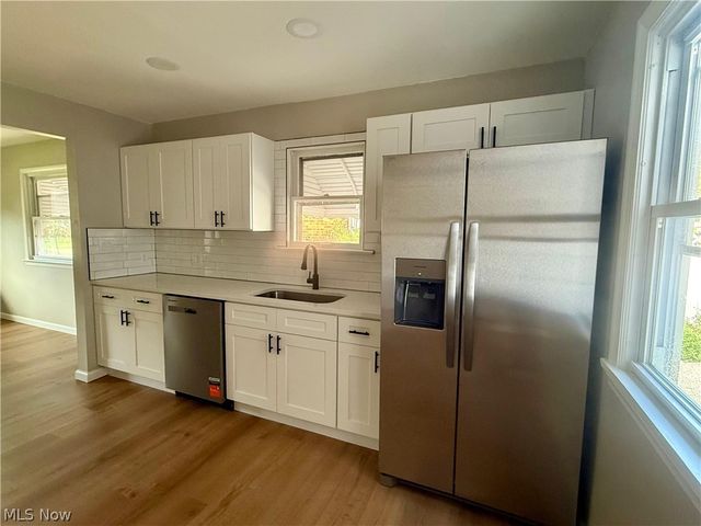 5363 Summit Road, Lyndhurst, OH 44124