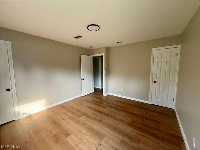5363 Summit Road, Lyndhurst, OH 44124