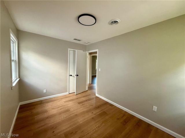 5363 Summit Road, Lyndhurst, OH 44124