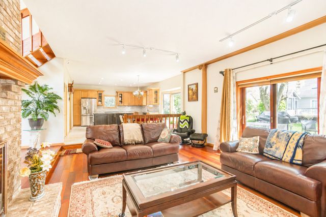 1368 Hunter Circle, Naperville, IL 60540