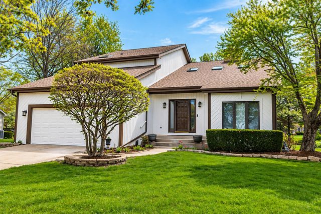 1368 Hunter Circle, Naperville, IL 60540