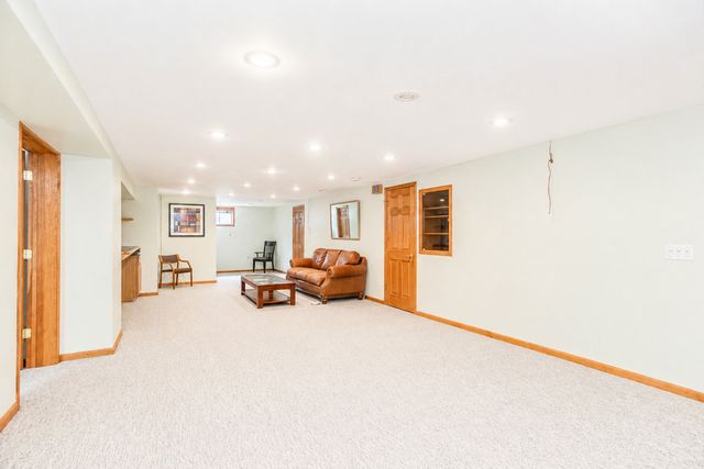 1368 Hunter Circle, Naperville, IL 60540