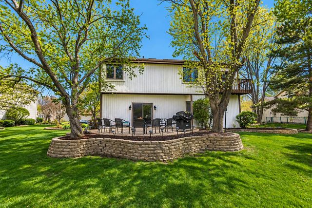 1368 Hunter Circle, Naperville, IL 60540