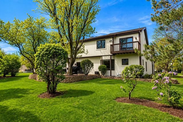 1368 Hunter Circle, Naperville, IL 60540