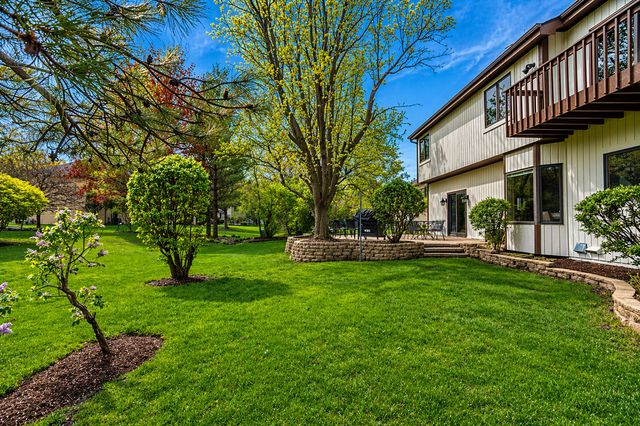 1368 Hunter Circle, Naperville, IL 60540