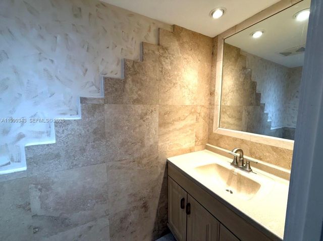 300 Diplomat Pkwy 505, Hallandale Beach, FL 33009