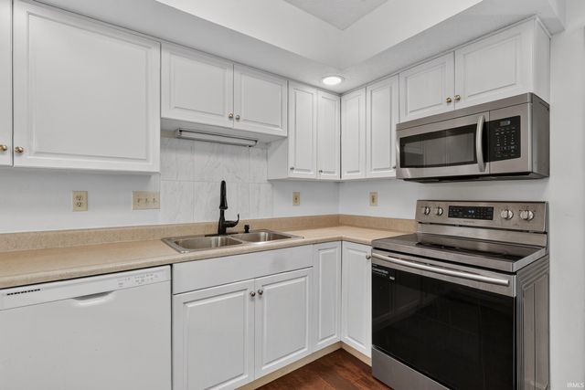 1715 Ashbury Court, West Lafayette, IN 47906