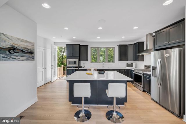 5002 OAKMOORE DR, Rockville, MD 20852