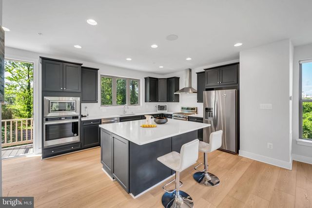 5002 OAKMOORE DR, Rockville, MD 20852