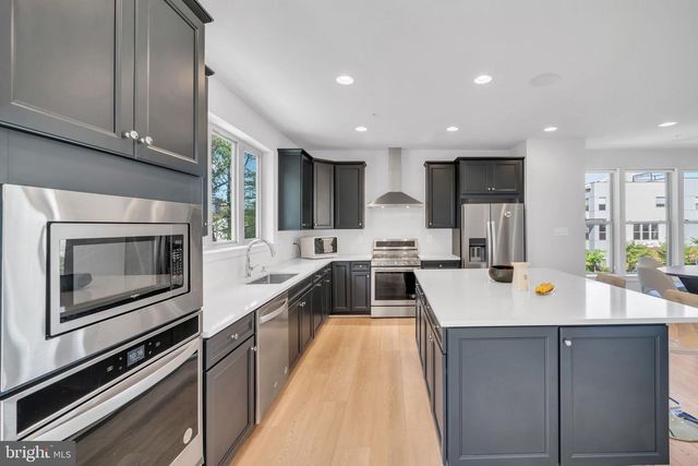 5002 OAKMOORE DR, Rockville, MD 20852