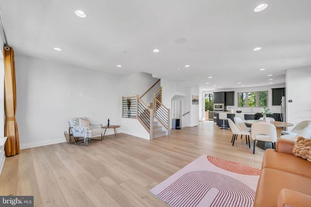5002 OAKMOORE DR, Rockville, MD 20852