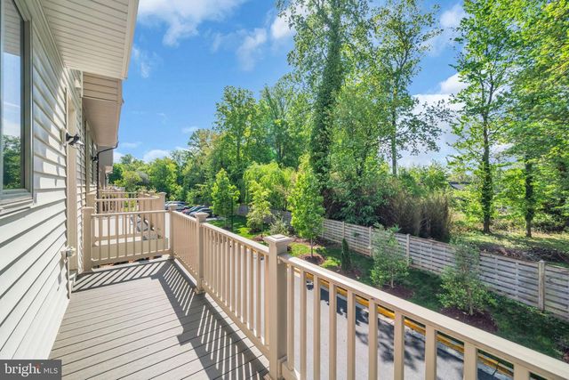 5002 OAKMOORE DR, Rockville, MD 20852