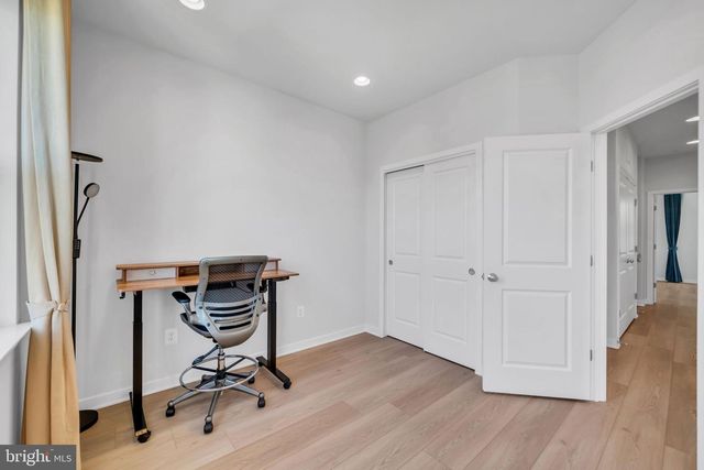 5002 OAKMOORE DR, Rockville, MD 20852