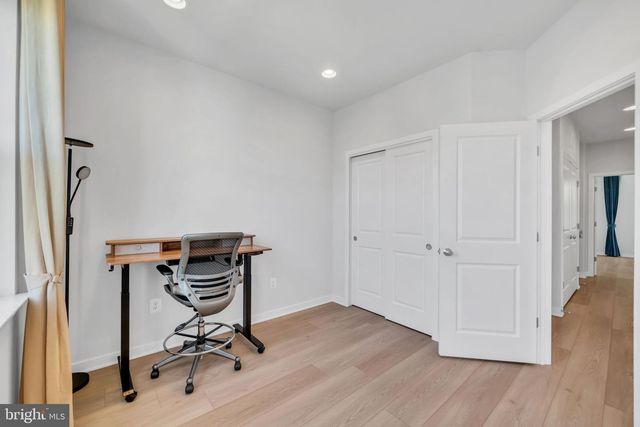 5002 OAKMOORE DR, Rockville, MD 20852