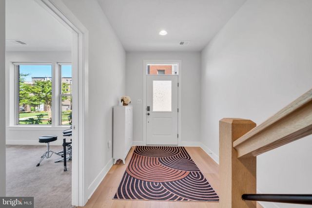 5002 OAKMOORE DR, Rockville, MD 20852