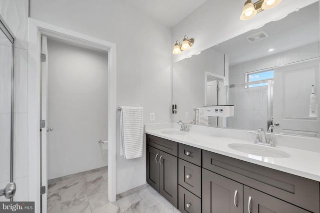 5002 OAKMOORE DR, Rockville, MD 20852
