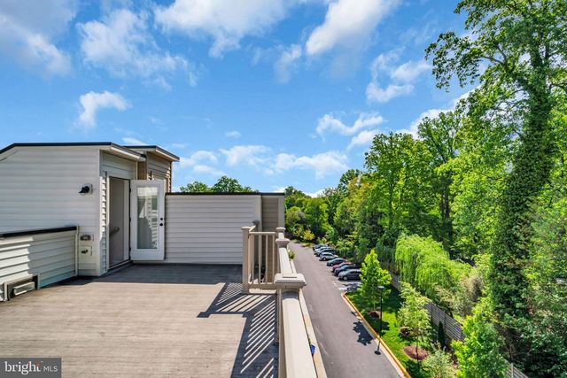 5002 OAKMOORE DR, Rockville, MD 20852