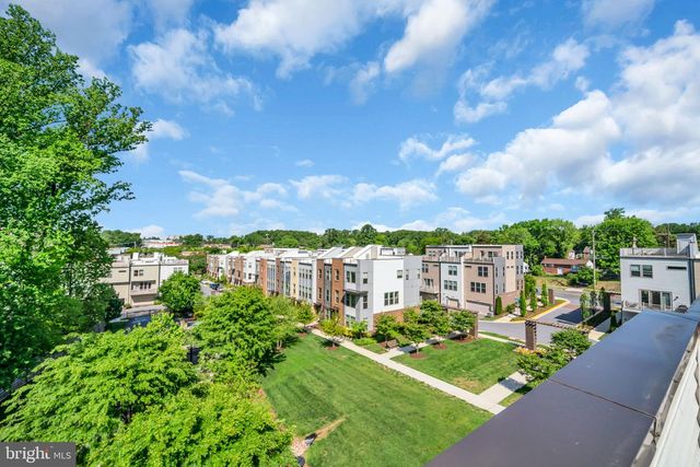 5002 OAKMOORE DR, Rockville, MD 20852