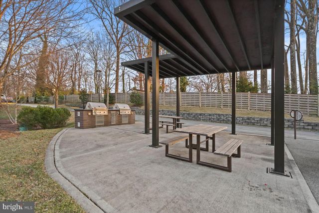 5002 OAKMOORE DR, Rockville, MD 20852