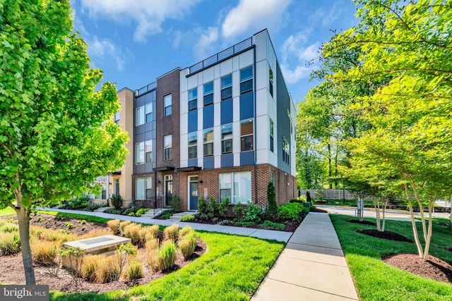 5002 OAKMOORE DR, Rockville, MD 20852