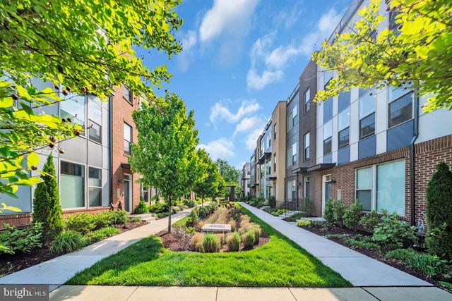 5002 OAKMOORE DR, Rockville, MD 20852