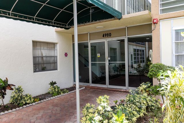 4980 E Sabal Palm Boulevard E 124, Tamarac, FL 33319