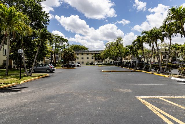 4980 E Sabal Palm Boulevard E 124, Tamarac, FL 33319