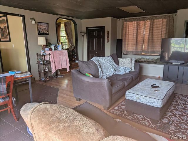 2552 Somerville Drive, High Ridge, MO 63049