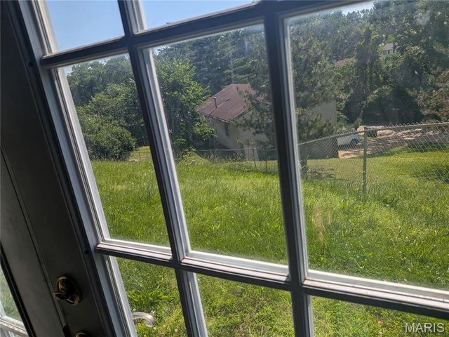 2552 Somerville Drive, High Ridge, MO 63049