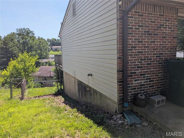 2552 Somerville Drive, High Ridge, MO 63049