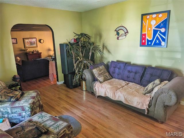2552 Somerville Drive, High Ridge, MO 63049