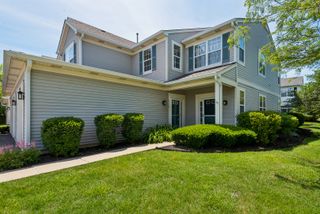 3158 Falling Waters Lane 3158, Lindenhurst, IL 60046