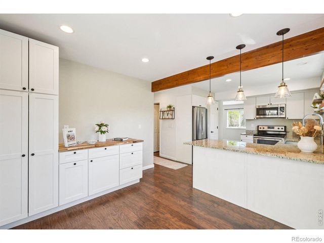 8064 Meadowdale Square, Niwot, CO 80503