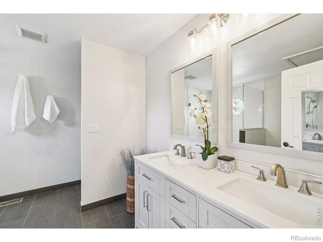 8064 Meadowdale Square, Niwot, CO 80503