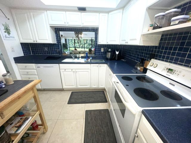 2500 Presidential Way 106, West Palm Beach, FL 33401