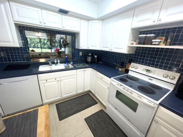 2500 Presidential Way 106, West Palm Beach, FL 33401