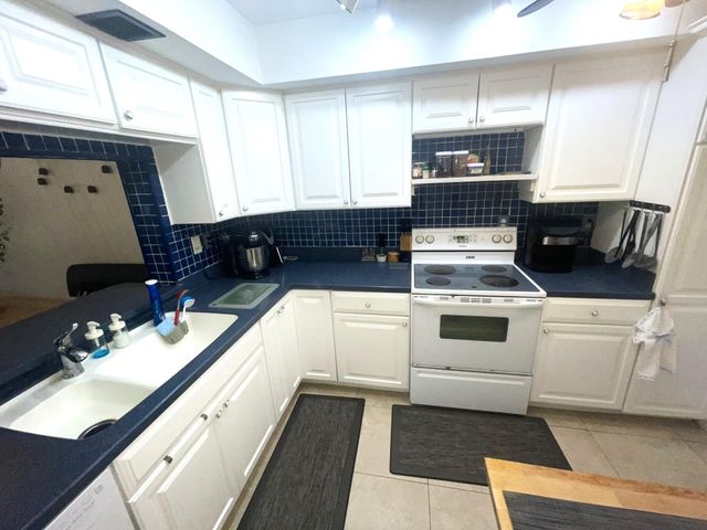 2500 Presidential Way 106, West Palm Beach, FL 33401