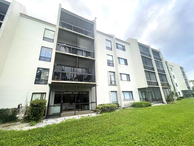 2500 Presidential Way 106, West Palm Beach, FL 33401