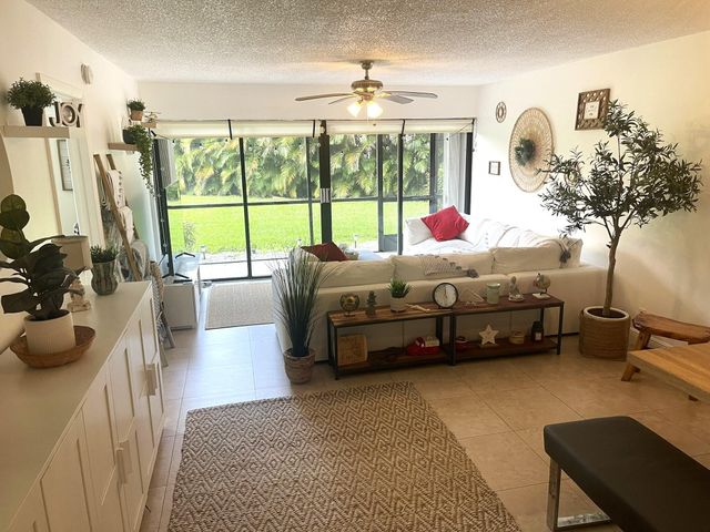 2500 Presidential Way 106, West Palm Beach, FL 33401