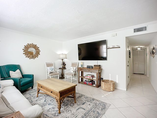 30 Brigantine Ct, St Augustine, FL 32080