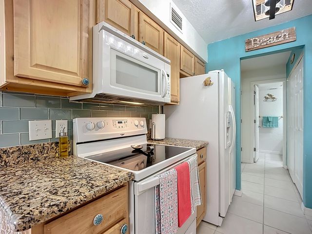 30 Brigantine Ct, St Augustine, FL 32080