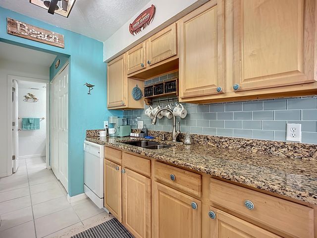 30 Brigantine Ct, St Augustine, FL 32080